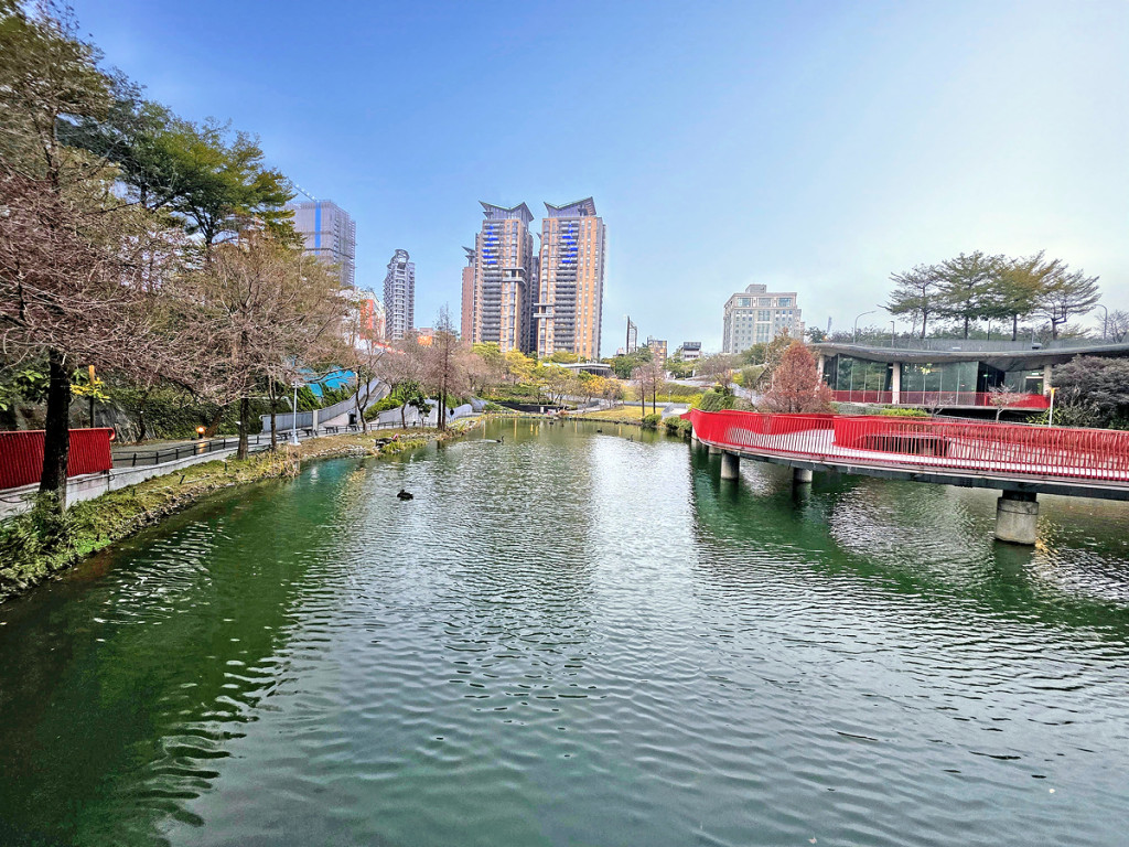 秋紅谷景觀生態公園(秋紅谷廣場)