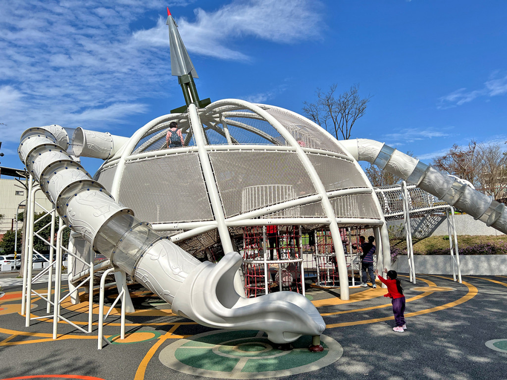 龍潭運動公園(特色遊戲場-大型戲水池)