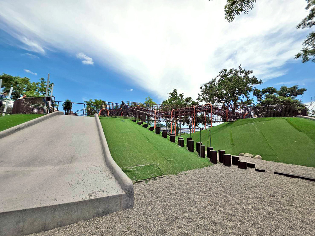 陽光運動公園-陽光綠洲遊戲場(*特色遊戲場)