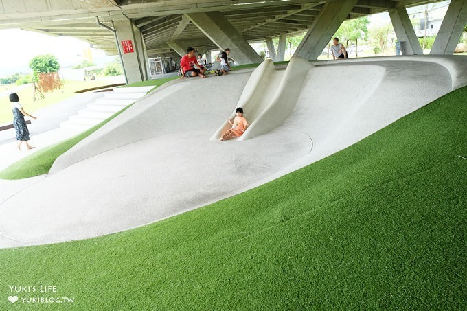 冬山火車站-橋下溜滑梯(特色遊戲場)