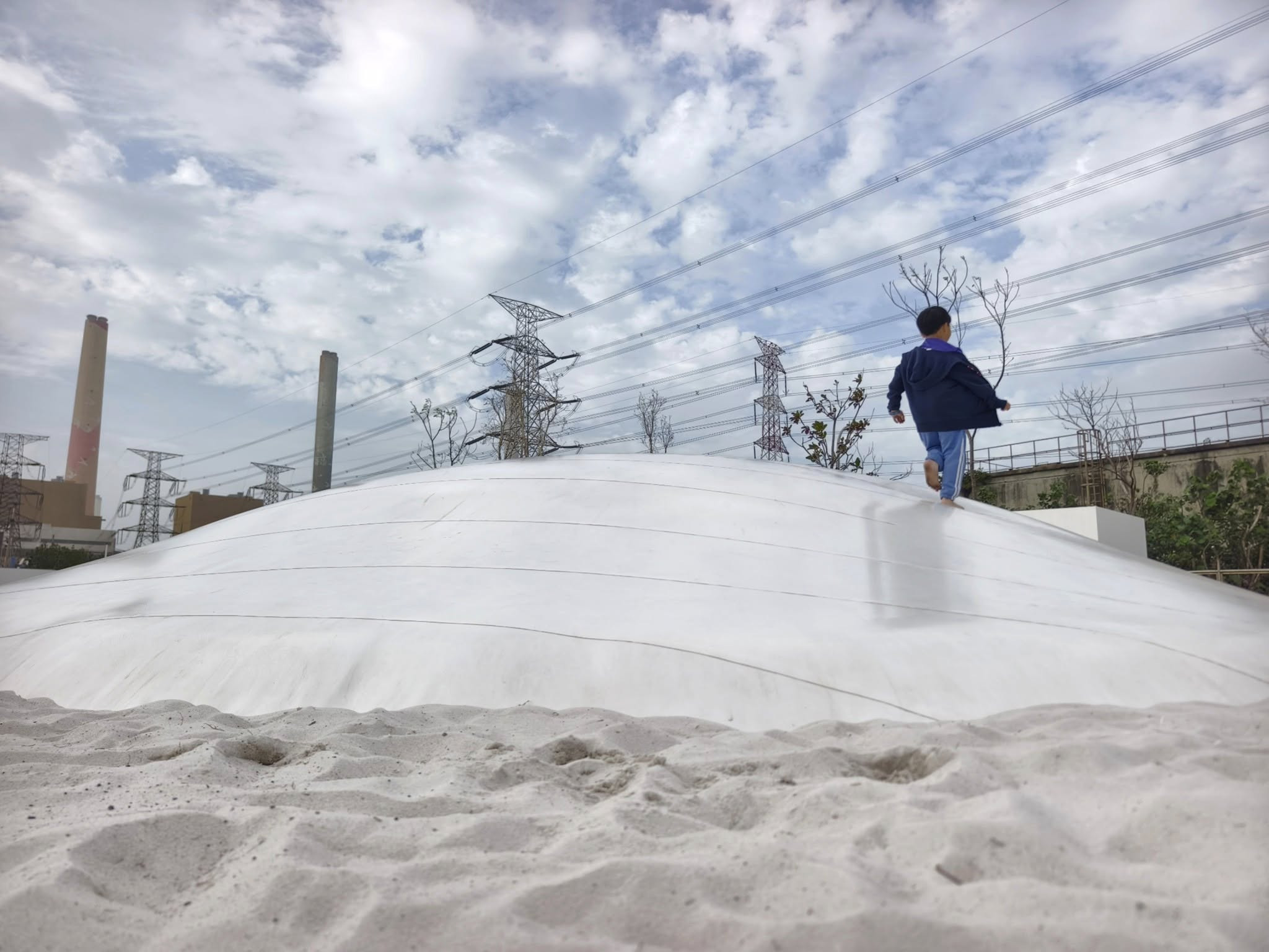 水裡港公園(雲朵彈跳床-特色遊戲場)