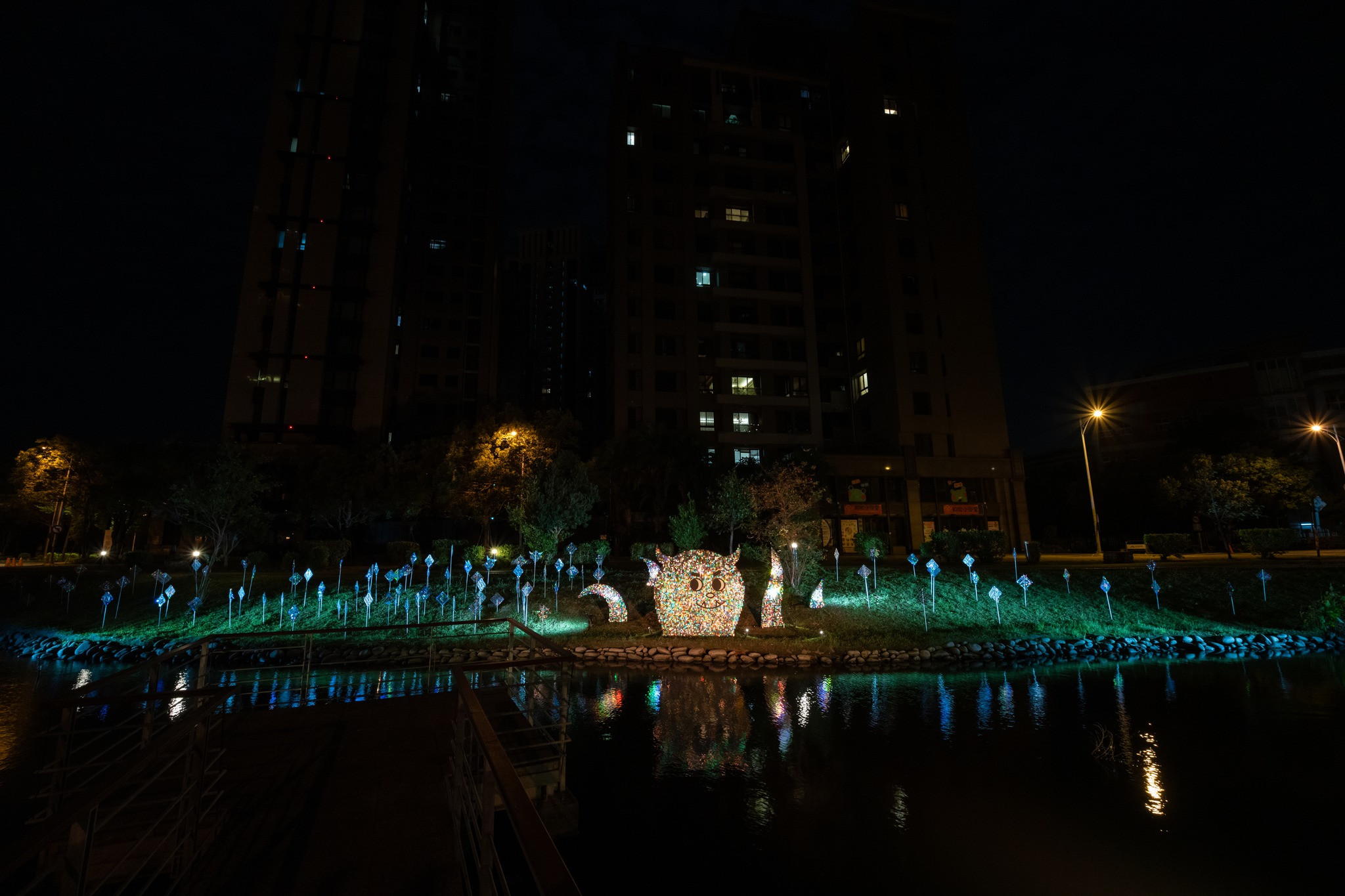 2025東興圳光藝節-一閃一閃亮晶晶(聖誕及光影展活動12/13-2026/01/04)