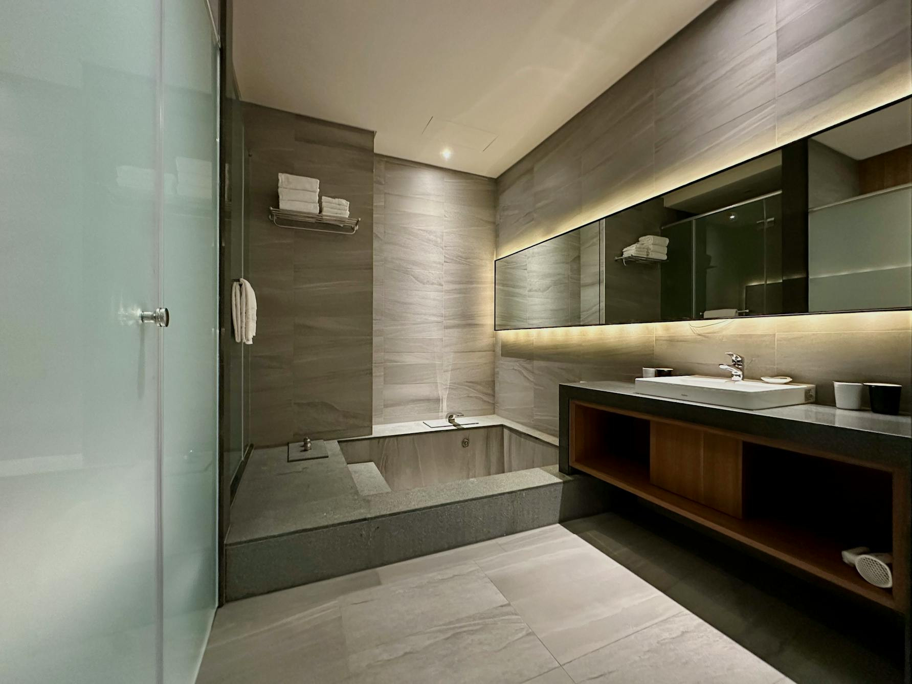 泰湖樓金鬱金香飯店(泰湖樓溫泉酒店)