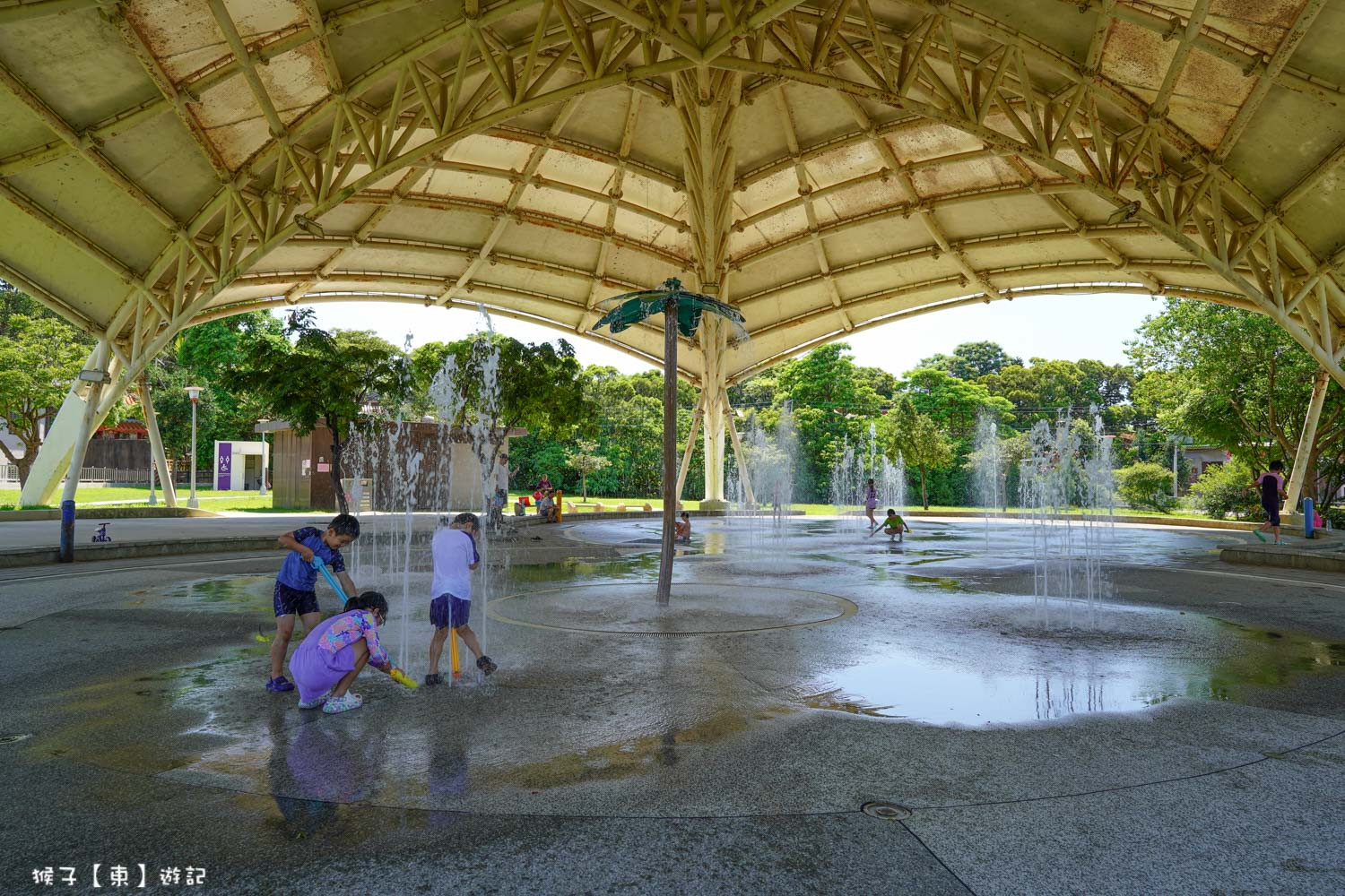 伯公岡公園(噴泉戲水區)