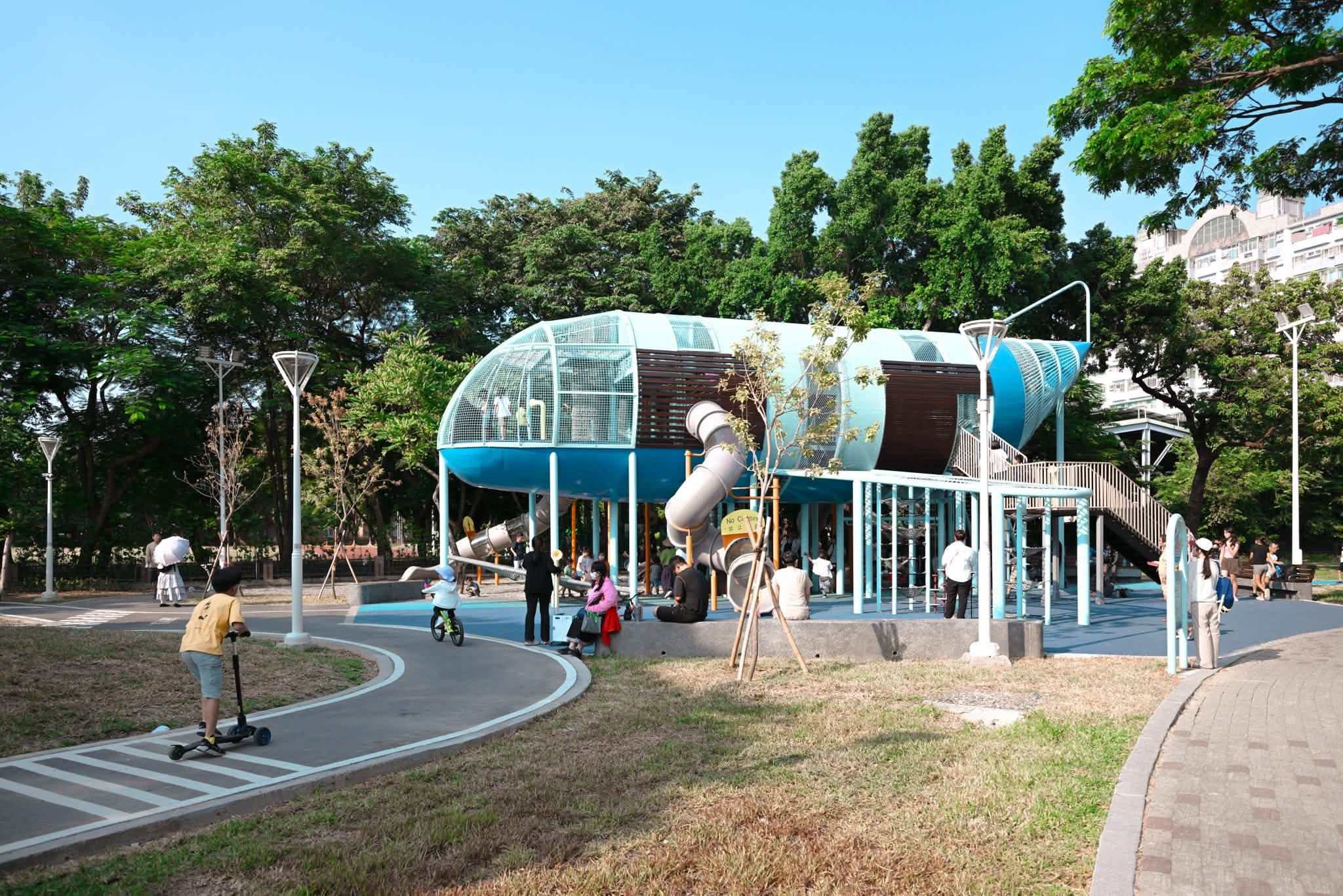 岡山公園旗艦型特色遊戲場(滑步車場)