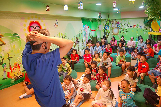 听故事能训练小朋友表达能力,远离3c,听完后还能在玩具区玩玩具,看